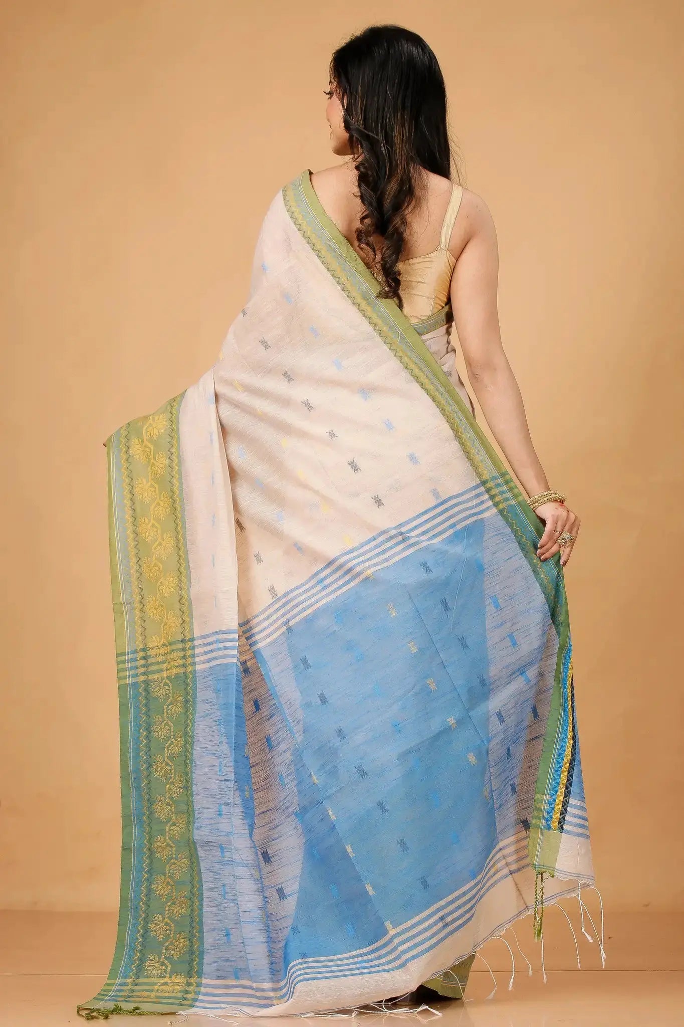 Moon Mist- Bellu Cotton Handloom Saree With Contrast Border and Blouse Piece - Grivana