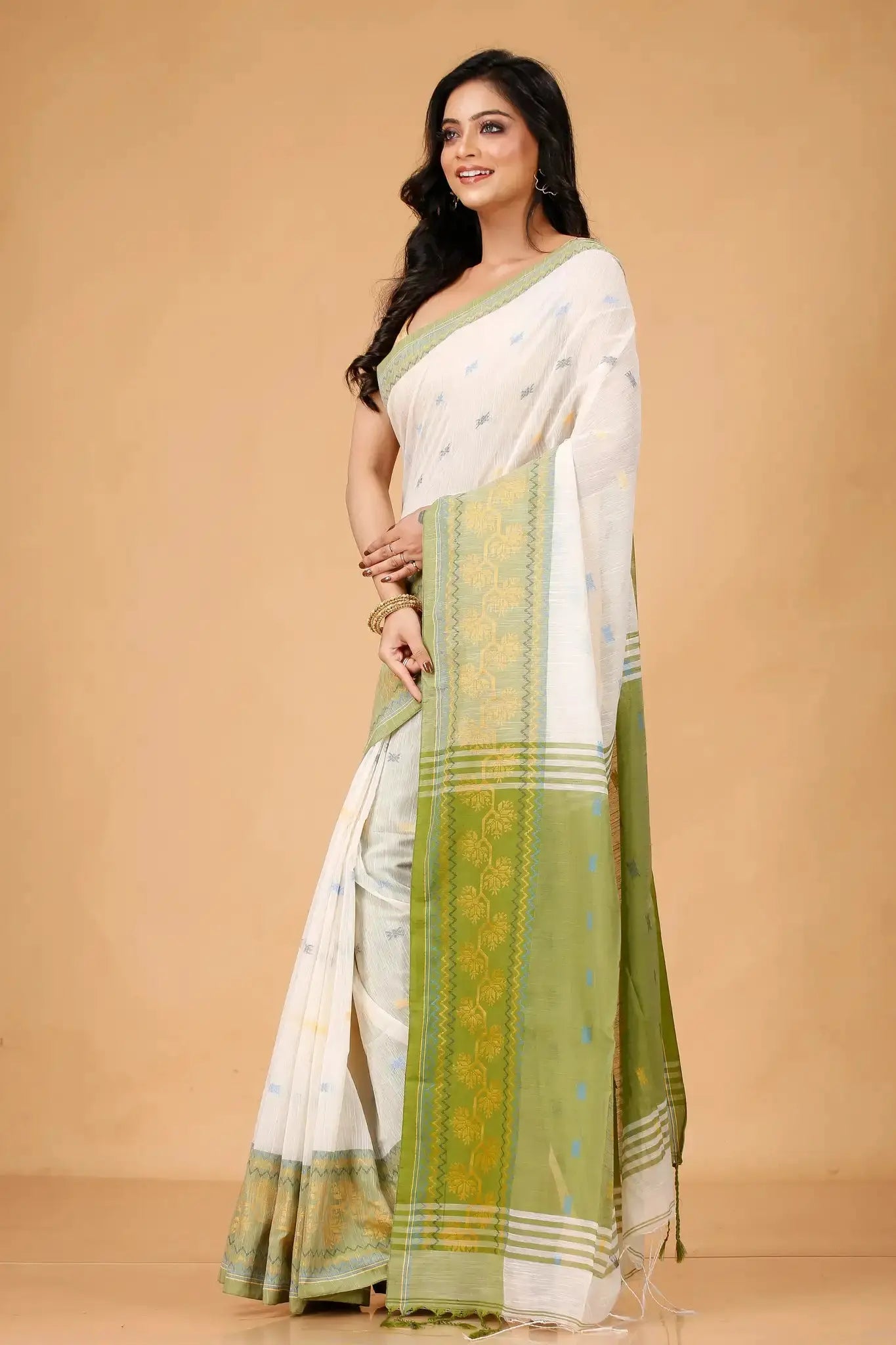 White- Bellu Cotton Handloom Woven Motifs Green Pallu Saree With Blouse - Grivana