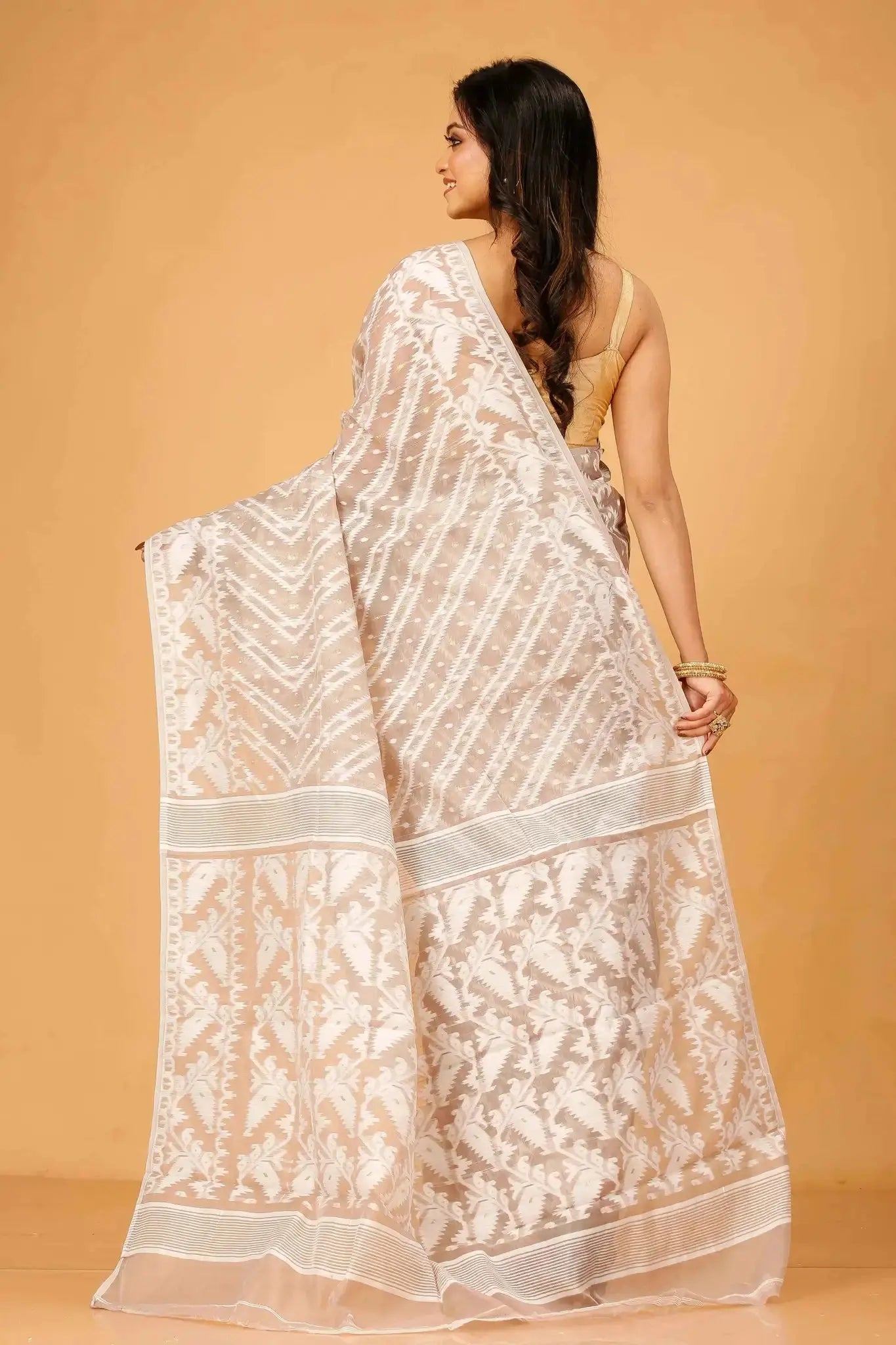 Rose Gold- Bengal Handloom Graceful Soft Cotton Jamdani Saree