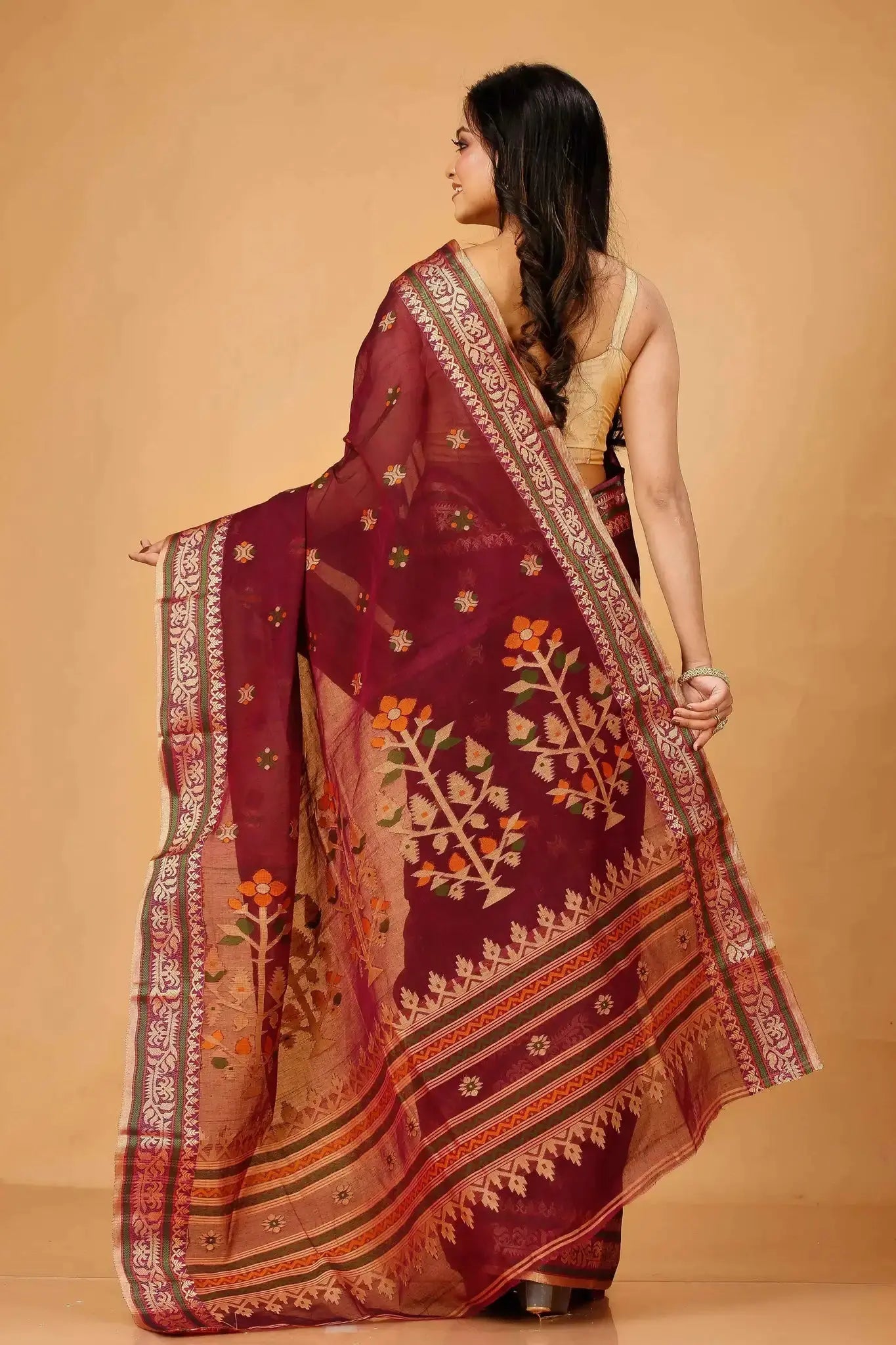 Maroon- Pure Cotton Bengal Handloom Elegant Floral Weaving & Rich Pallu Saree