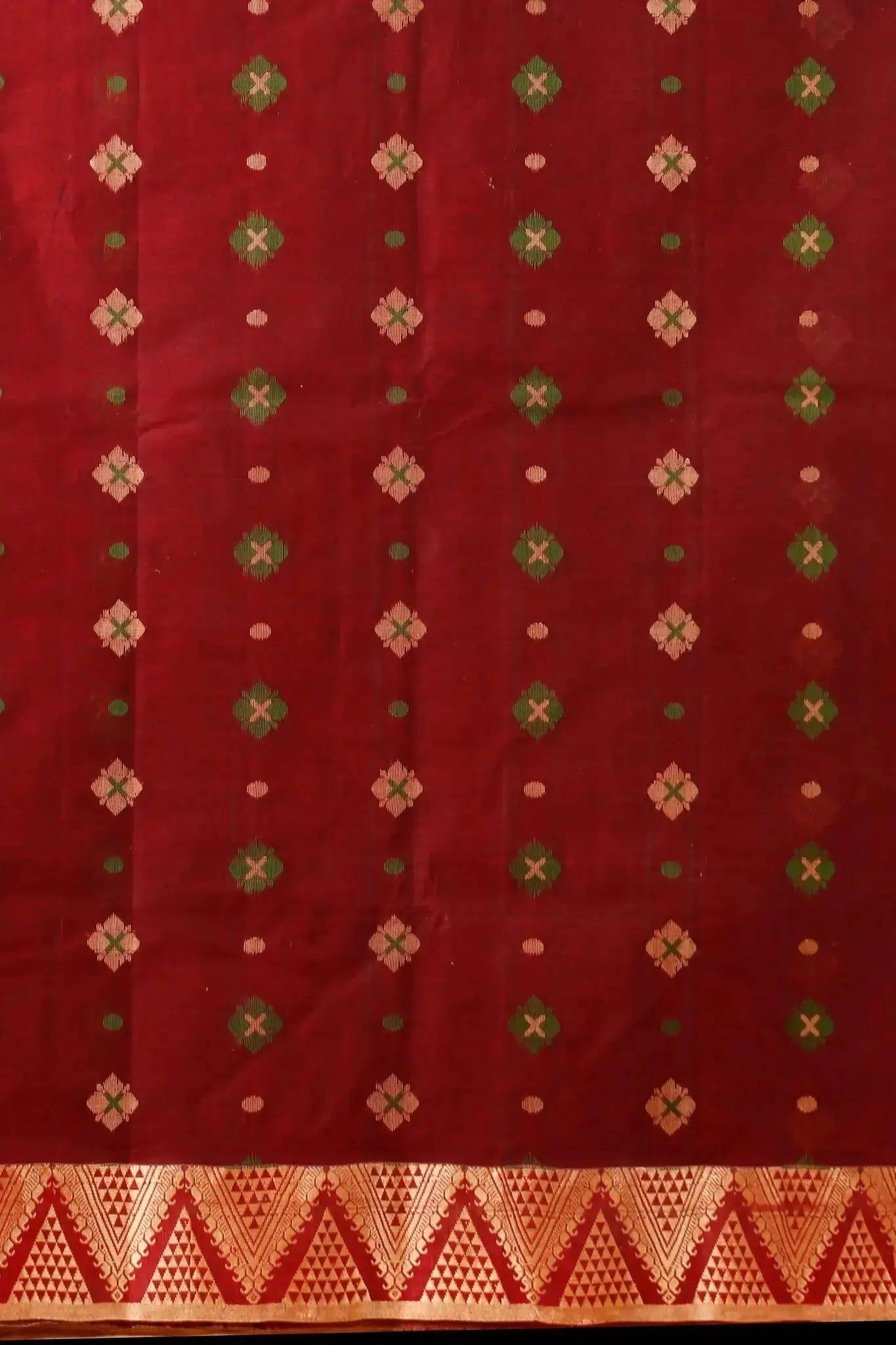 Cherrywood- Pure Cotton Bengal Handloom Saree With Traditional Floral Design