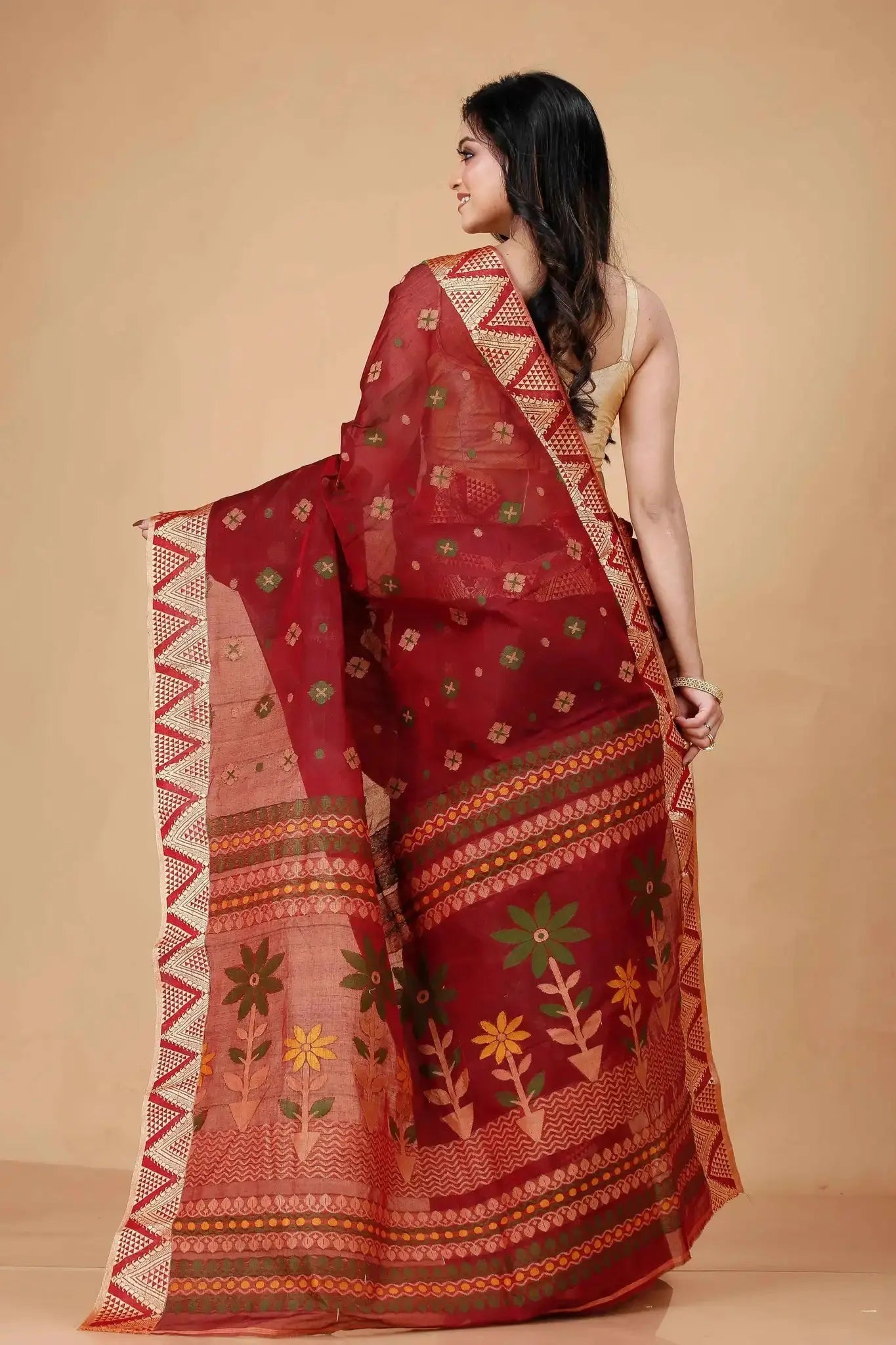 Cherrywood- Pure Cotton Bengal Handloom Saree With Traditional Floral Design