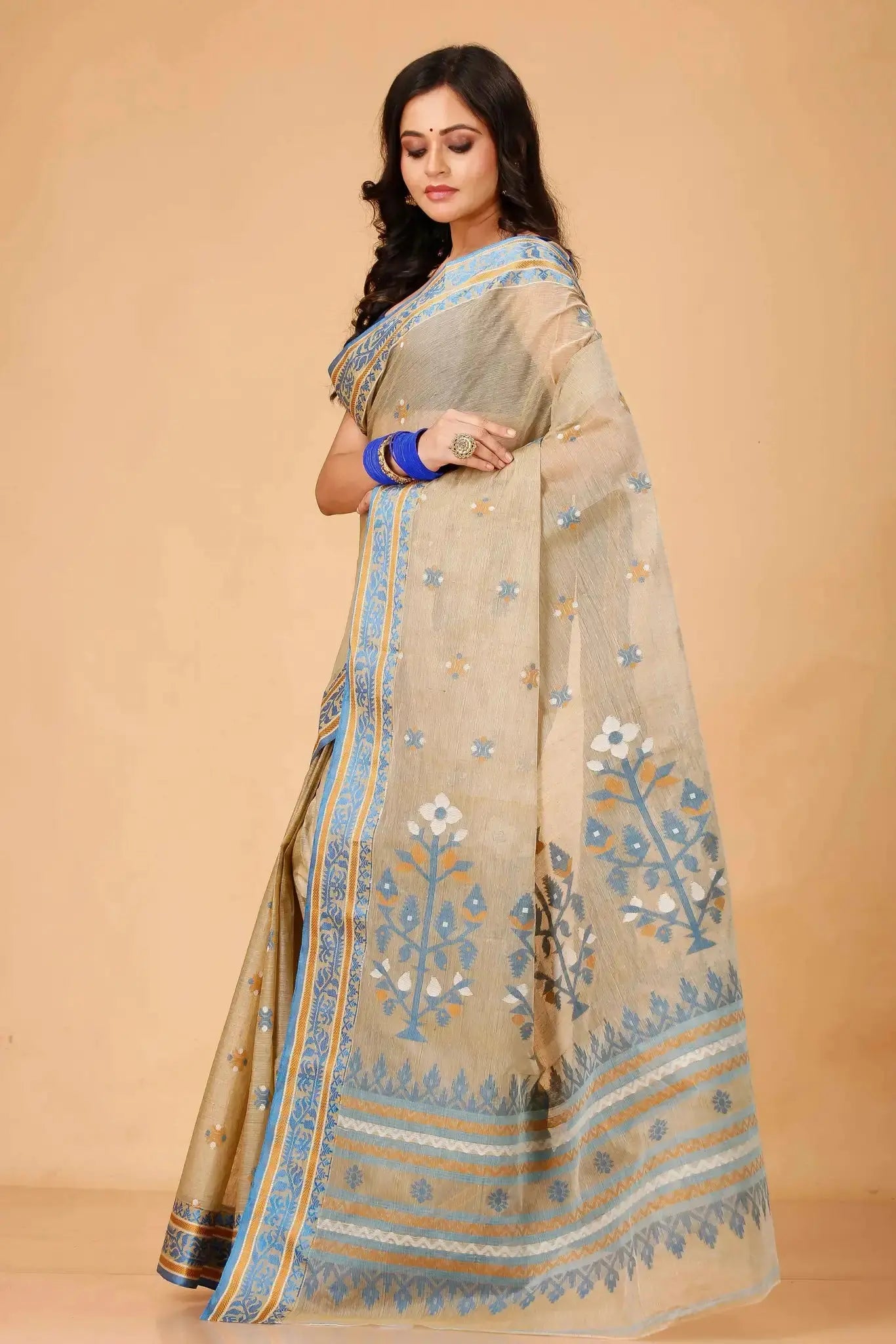 Beige- Pure Cotton Bengal Handloom Floral Motifs & Rich Woven Pallu Saree