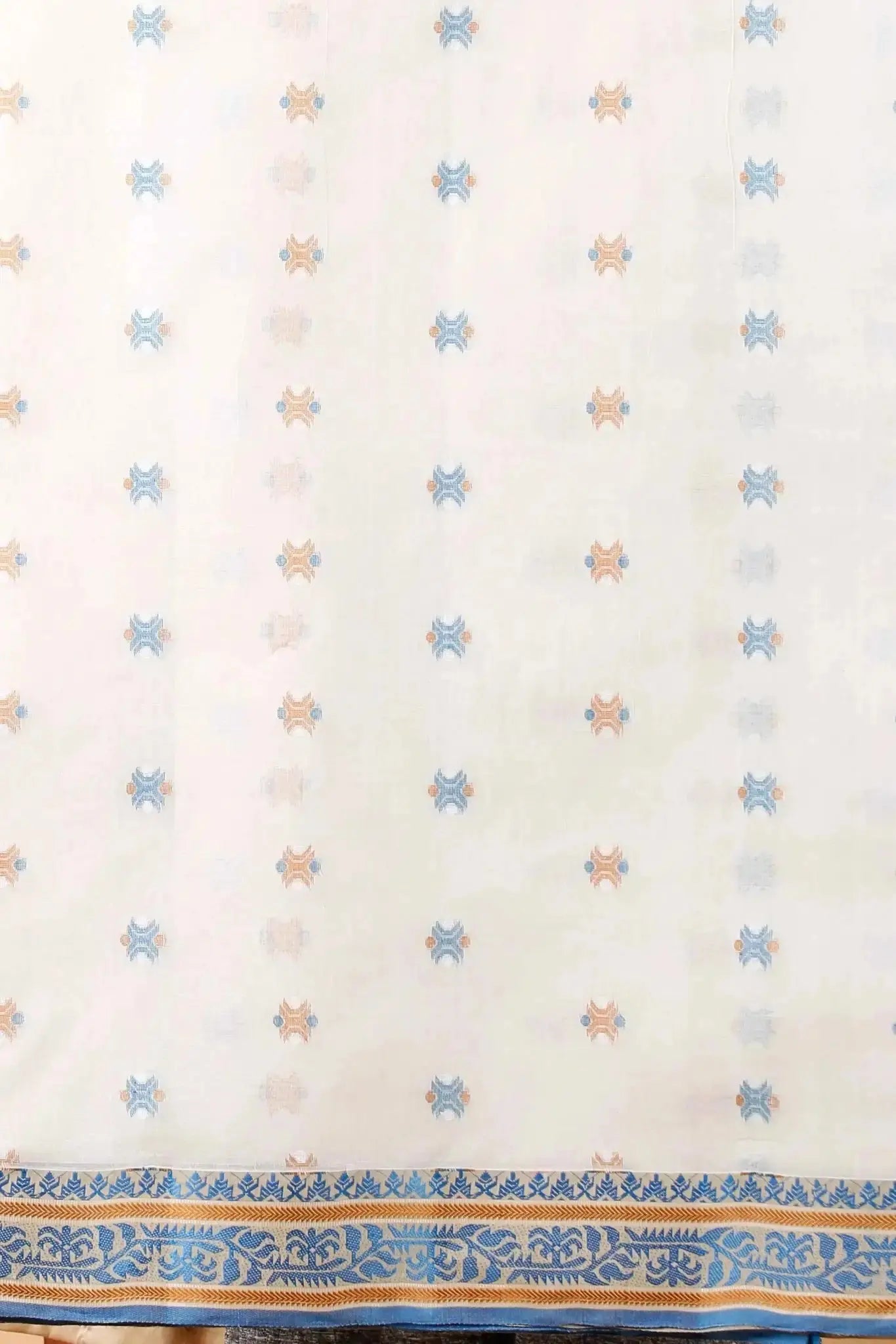 White Blue- Pure Cotton Bengal Handloom Traditional Floral Design With Elegant Pallu