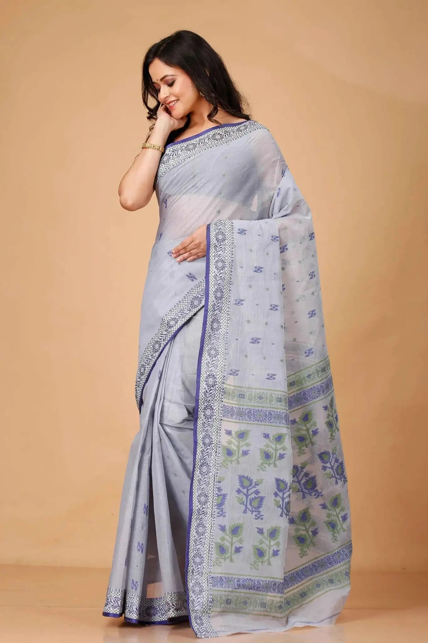 Lavender Grey- Pure Cotton Bengal Handloom Saree With Floral Pallu