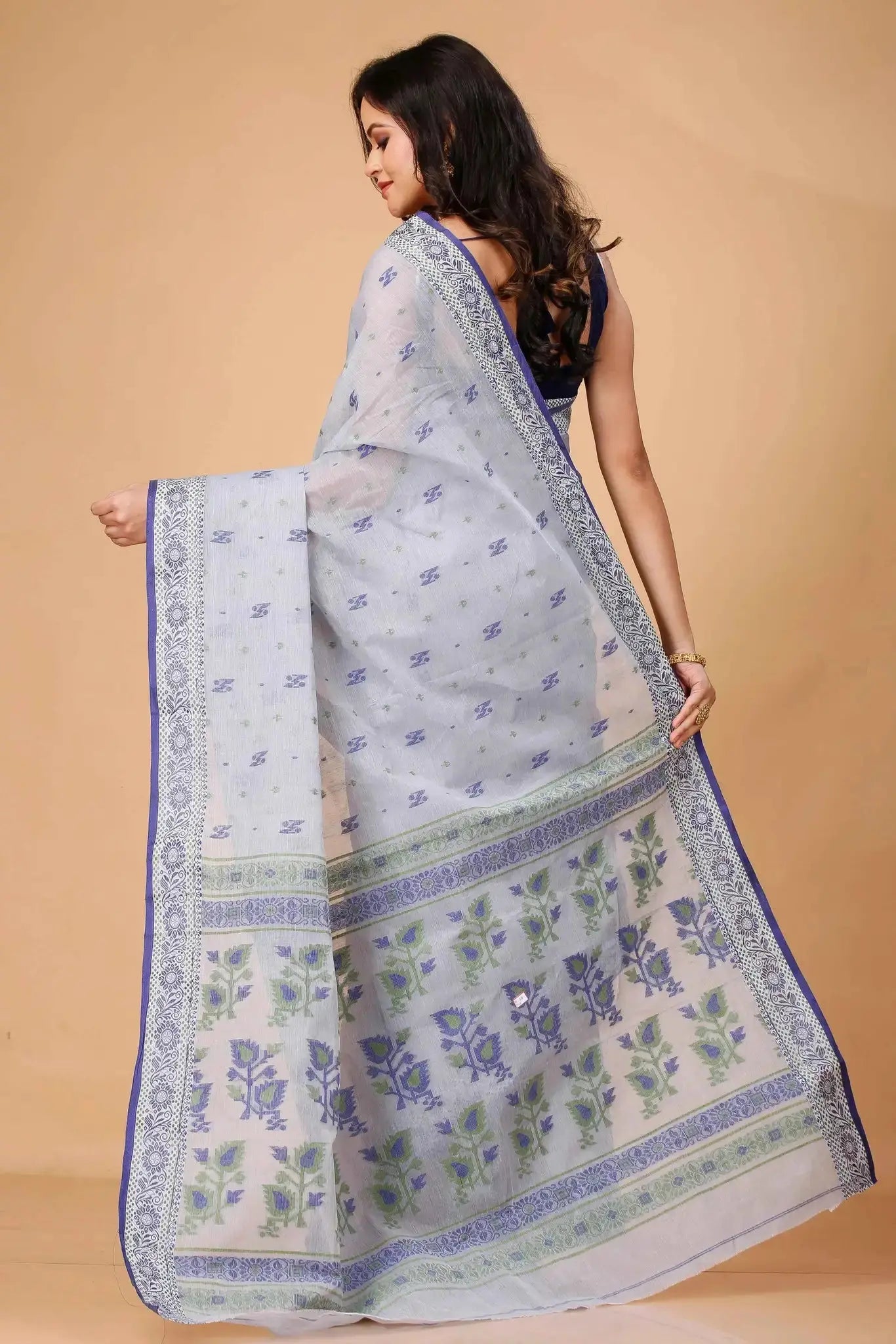 Lavender Grey- Pure Cotton Bengal Handloom Saree With Floral Pallu
