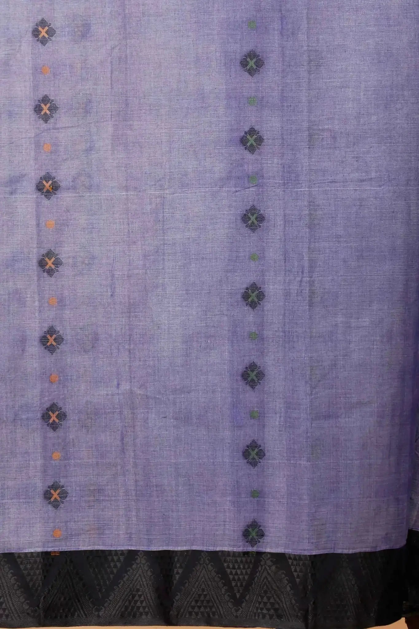 Lavender- Pure Cotton Bengal Handloom Saree With Black Border & Floral Woven Pallu