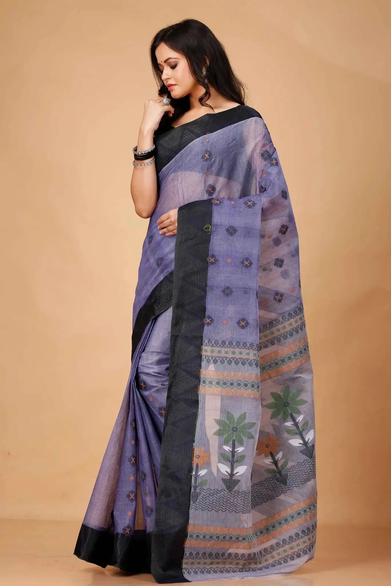 Lavender- Pure Cotton Bengal Handloom Saree With Black Border & Floral Woven Pallu