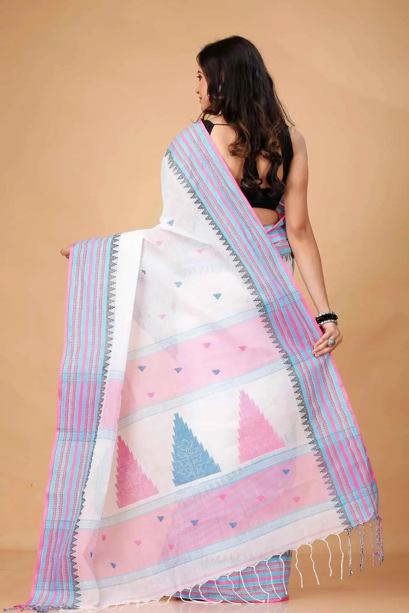 Lavender Mist- Pure Cotton Bengal Handloom Saree With Geometric Pallu