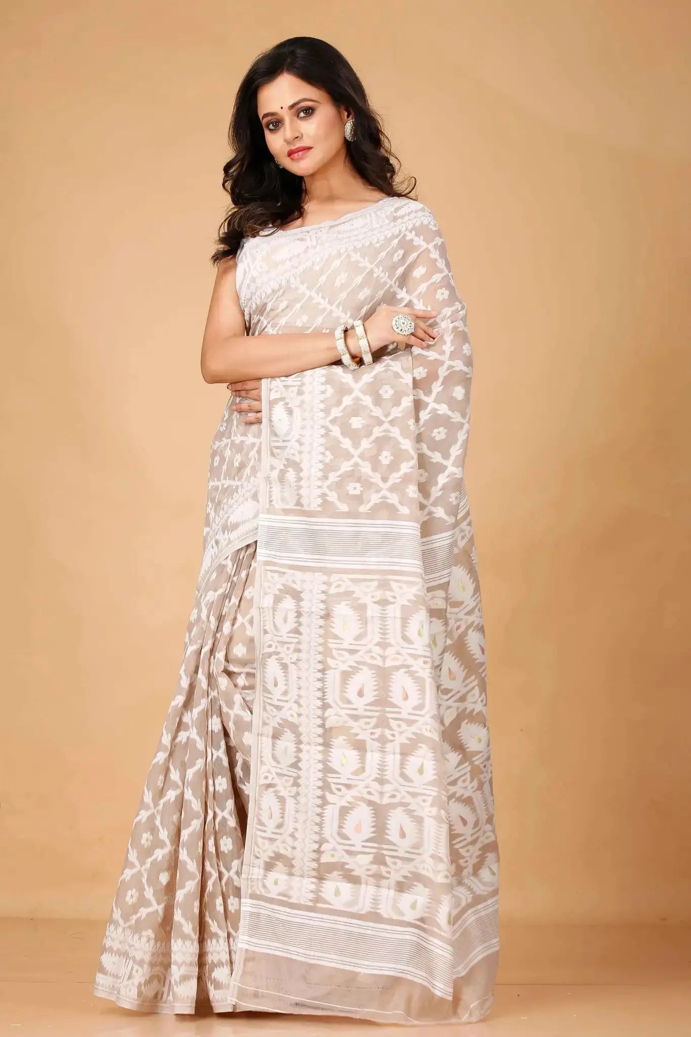 Rodeo Dust- Bengal Handloom Traditional Wear Soft Jamdani Saree