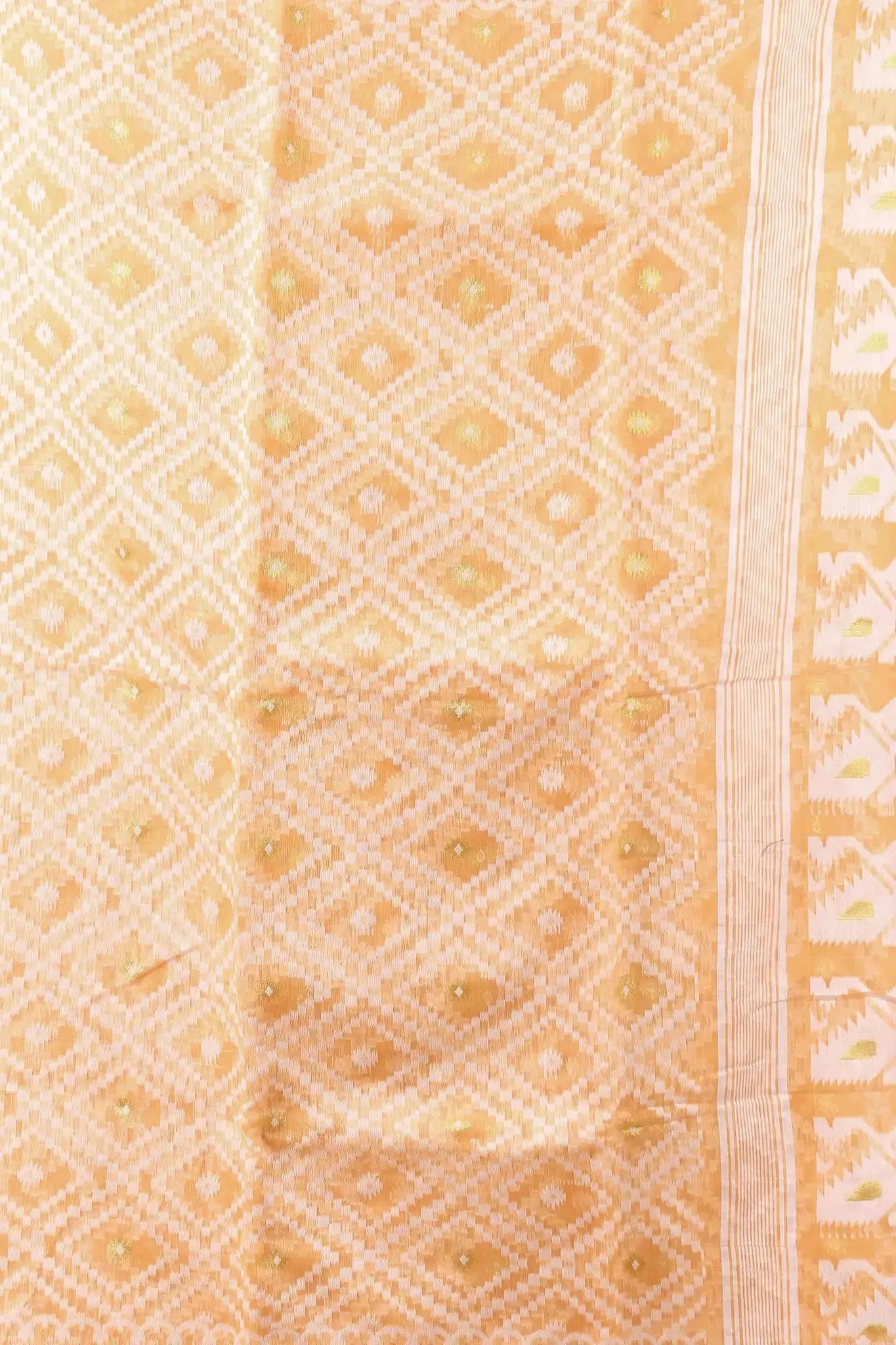 Light Orange Bengal Handloom Jamdani Saree – Perfect For Festive Occasions