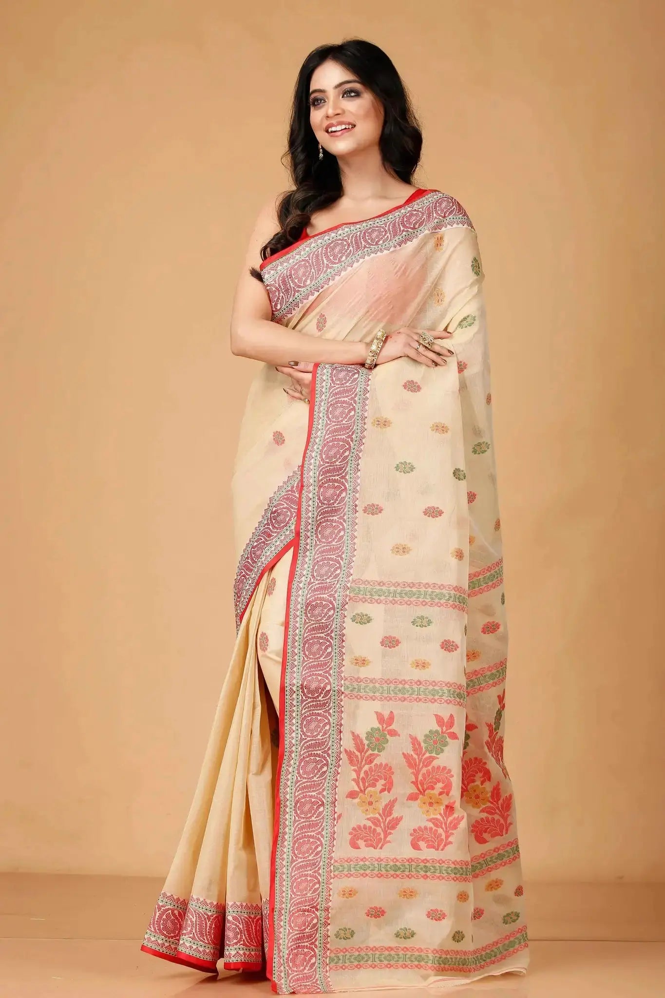 Oyster Pink- Pure Cotton Bengal Handloom Saree With Elegant Woven Motifs