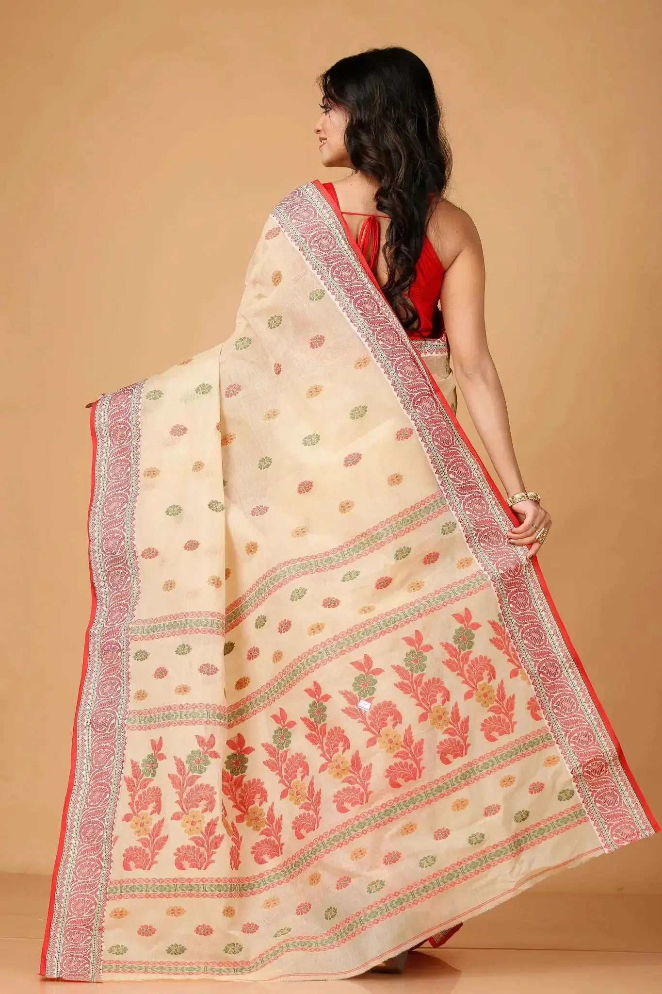 Oyster Pink- Pure Cotton Bengal Handloom Saree With Elegant Woven Motifs