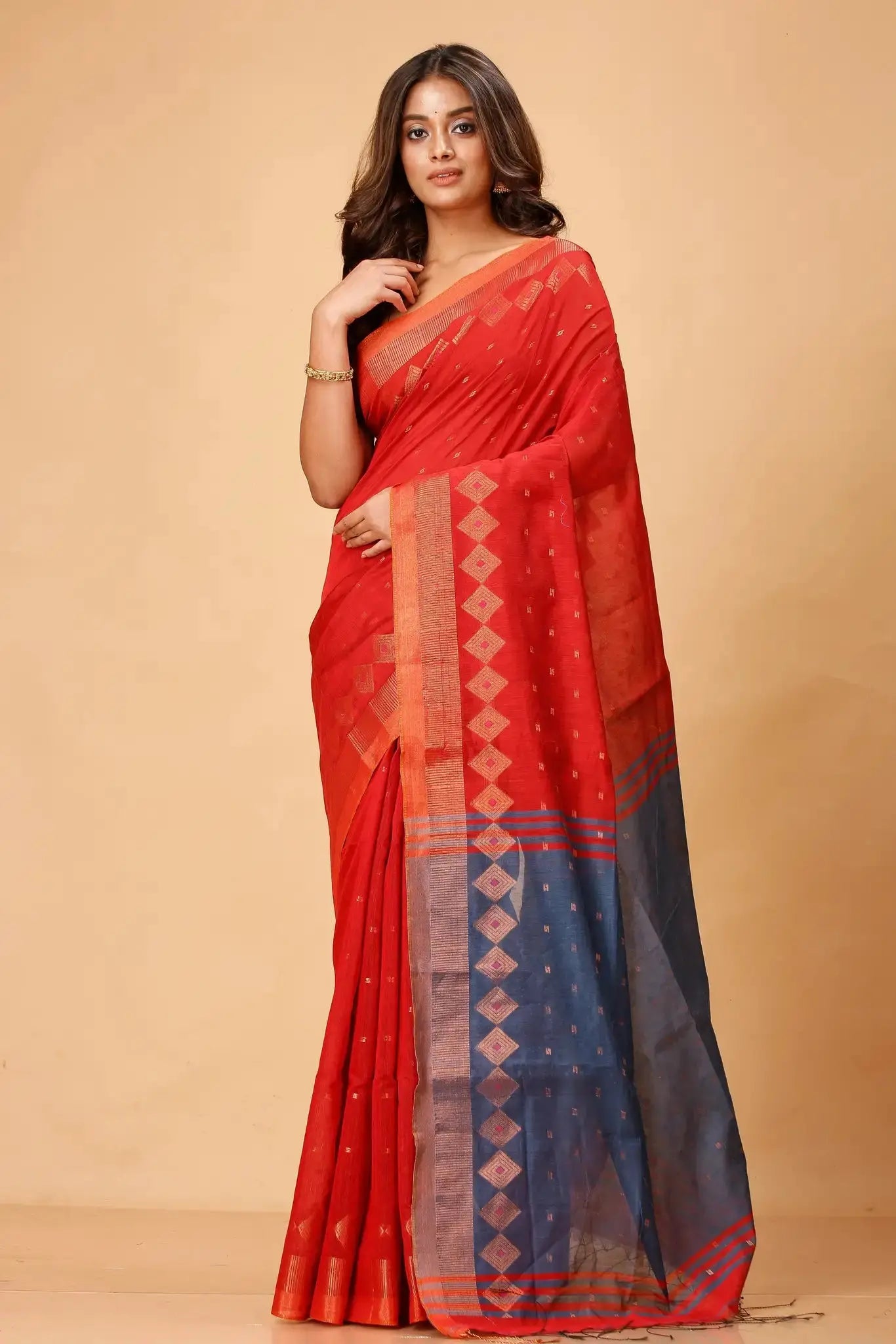 Bellu Cotton Handloom Fancy Saree- Red With Navy Blue Border Diamond Pattern - Grivana