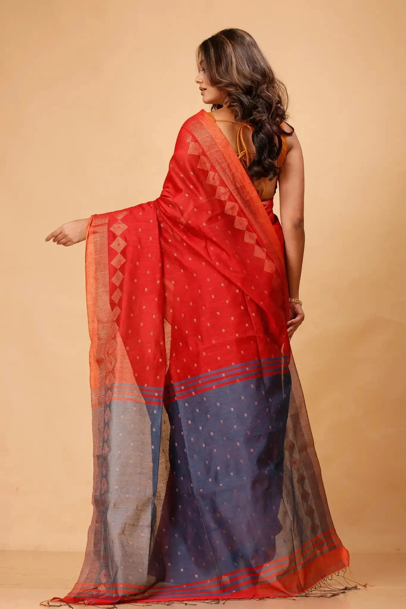 Bellu Cotton Handloom Fancy Saree- Red With Navy Blue Border Diamond Pattern - Grivana