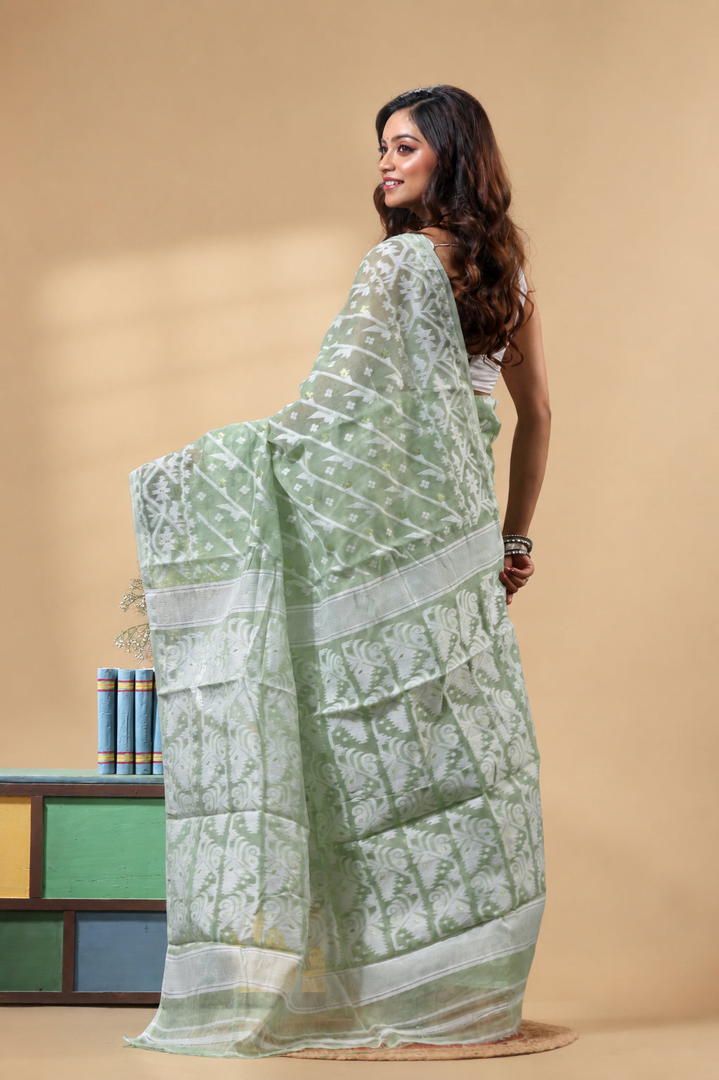 Grivana Olive Green Dhakai Jamdani Bengal Handloom Saree
