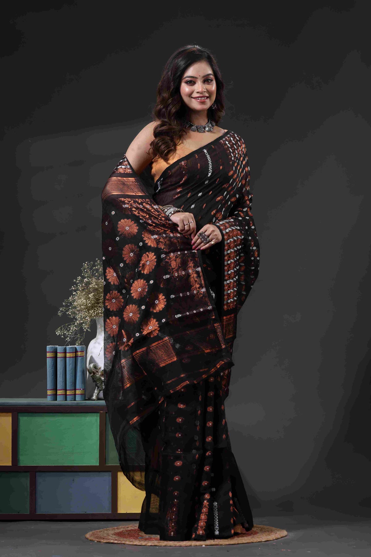 Grivana Black Dhakai Jamdani Bengal Handloom Saree