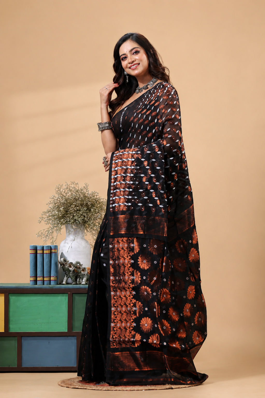 Grivana Black Dhakai Jamdani Bengal Handloom Saree