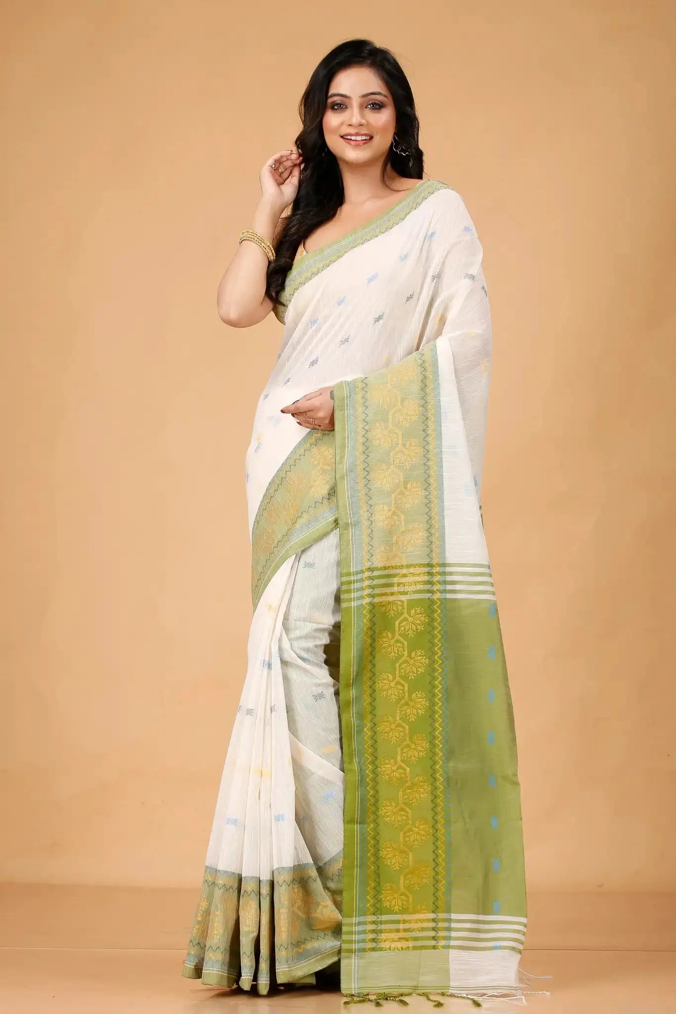 White- Bellu Cotton Handloom Woven Motifs Green Pallu Saree With Blouse - Grivana