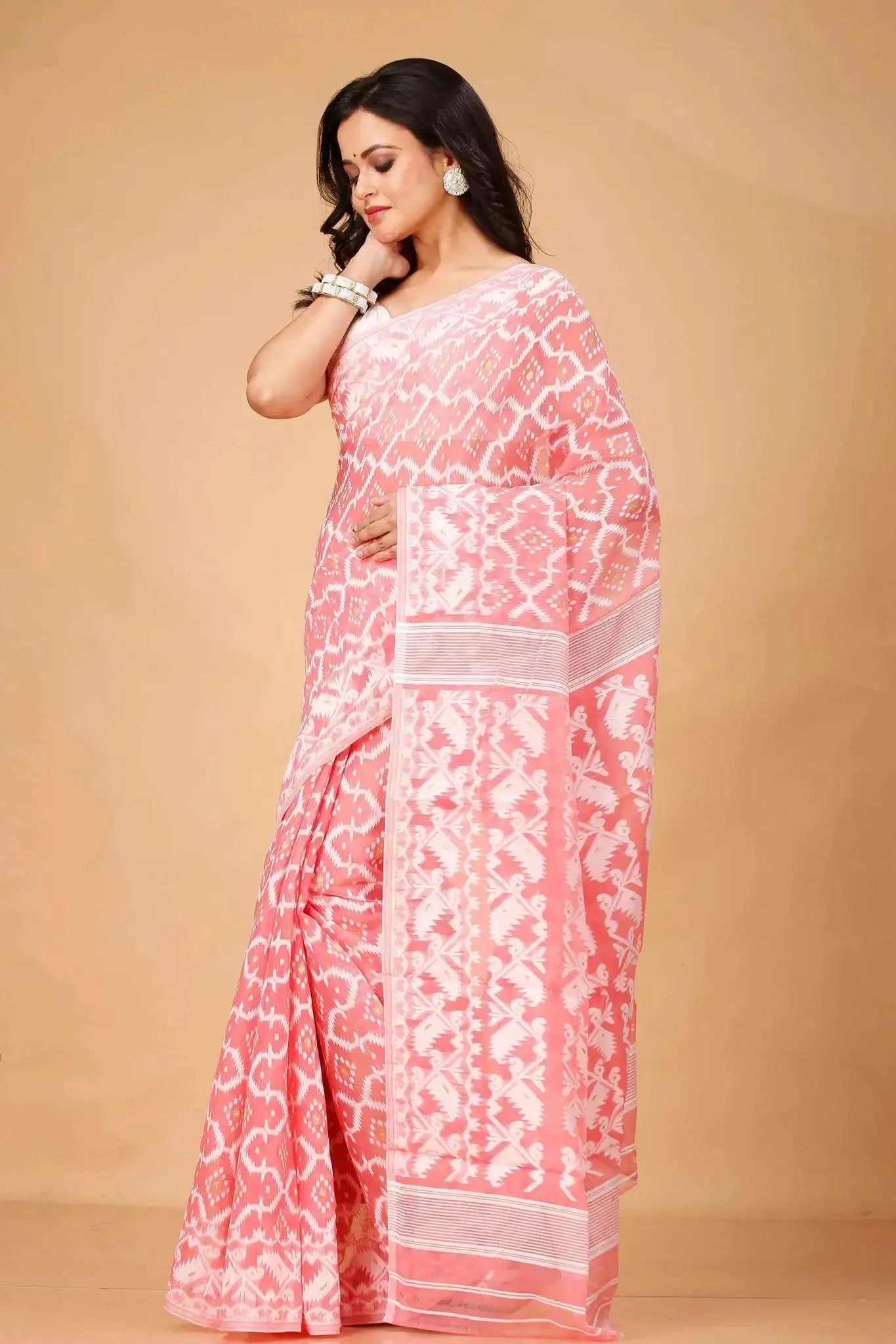 Elegant Red Pink Bengal Handloom Ikat Print Soft Jamdani Saree