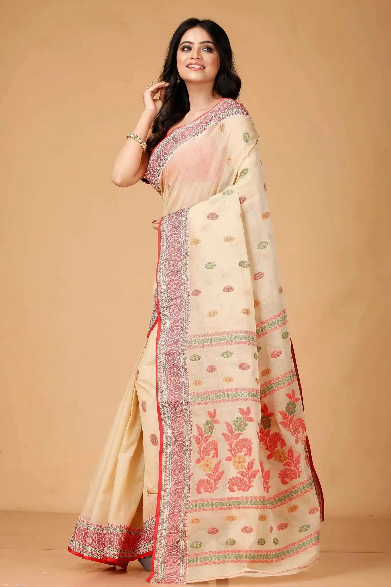 Oyster Pink- Pure Cotton Bengal Handloom Saree With Elegant Woven Motifs