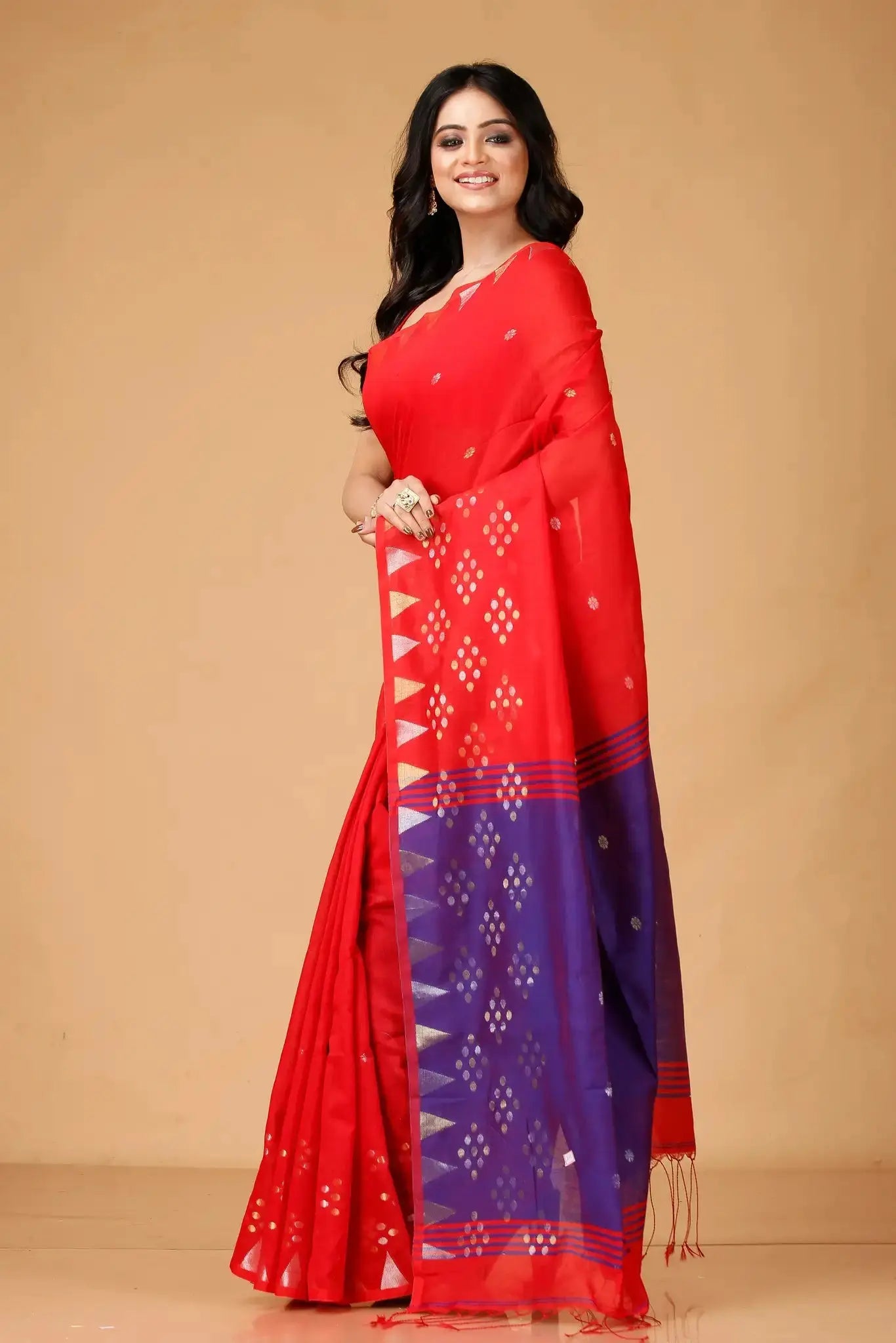 Bellu Cotton Handloom Fancy Saree- Red With Purple Border Pallu Geometric Pattern - Grivana