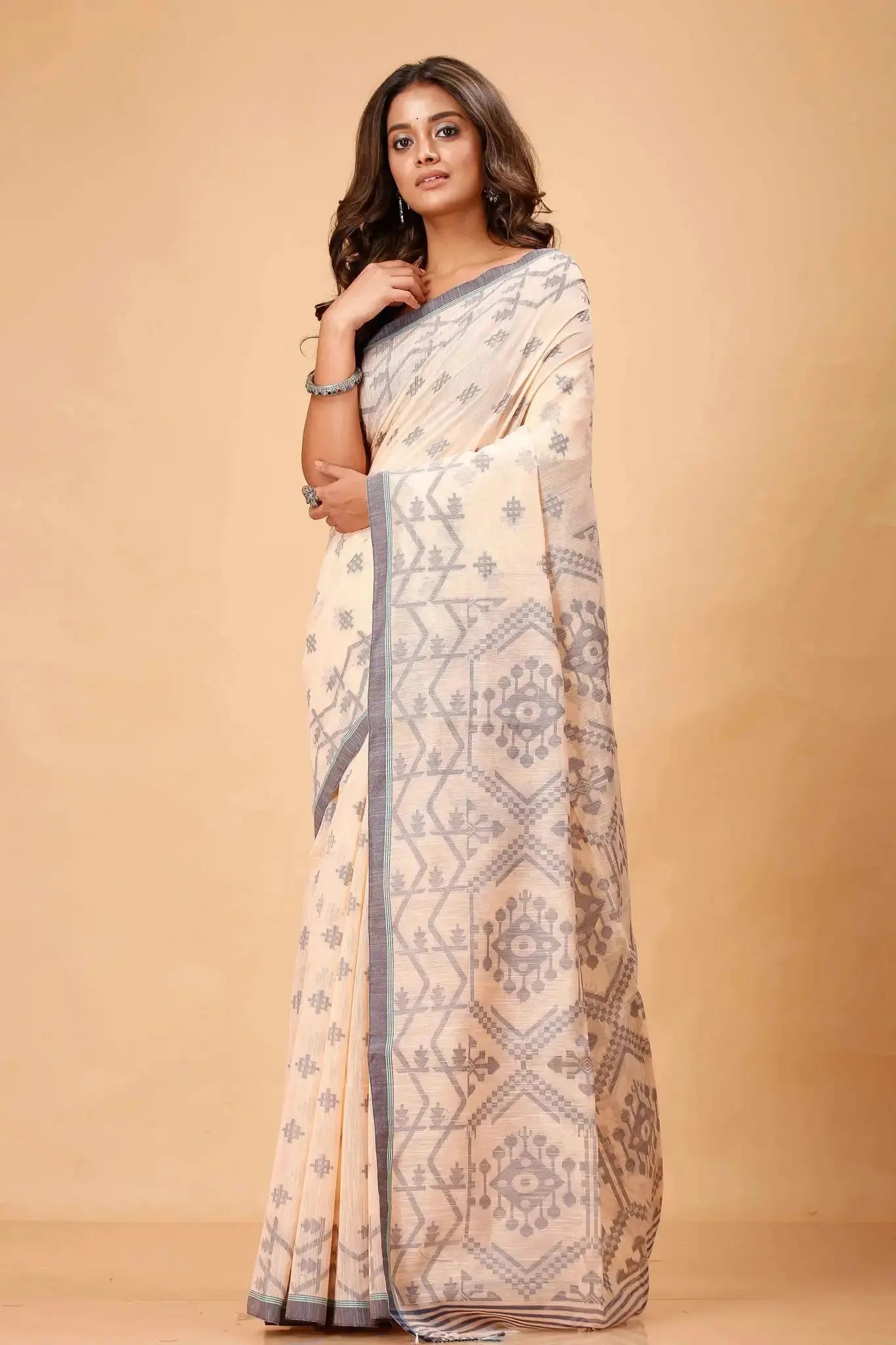 Pearl Bush- Bellu Cotton Handloom Fancy Geometric Design Saree With Blouse Piece