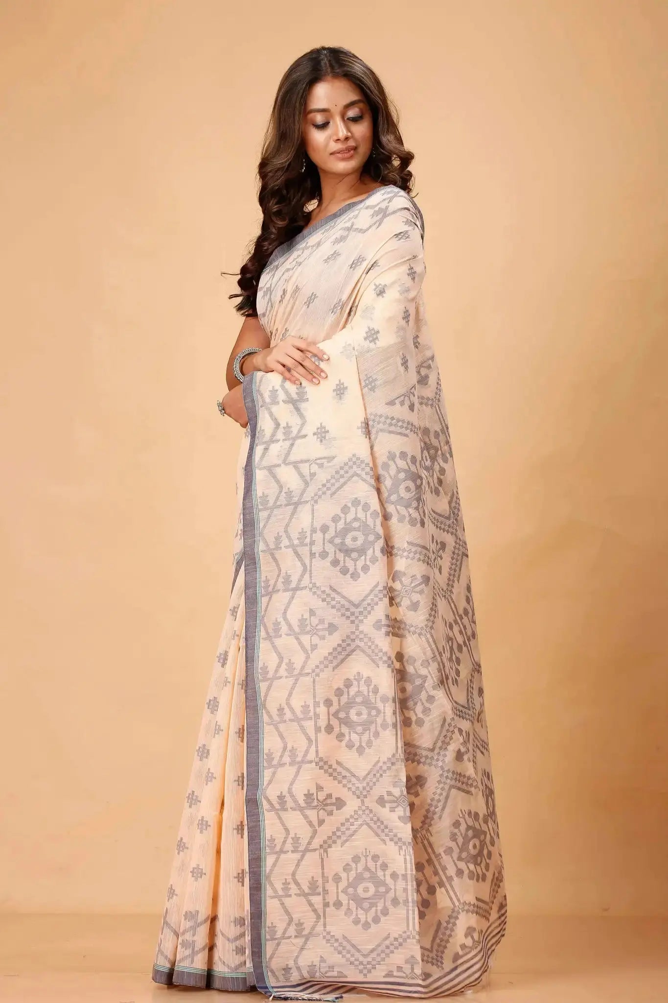 Pearl Bush- Bellu Cotton Handloom Fancy Geometric Design Saree With Blouse Piece