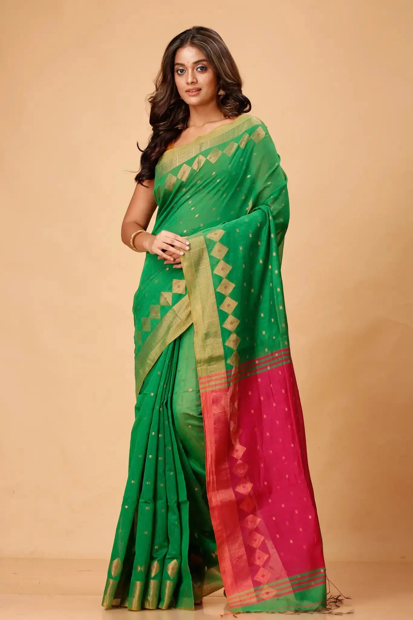 Bellu Cotton Handloom Fancy Saree- Green With Red Border Traditional Diamond Pattern - Grivana