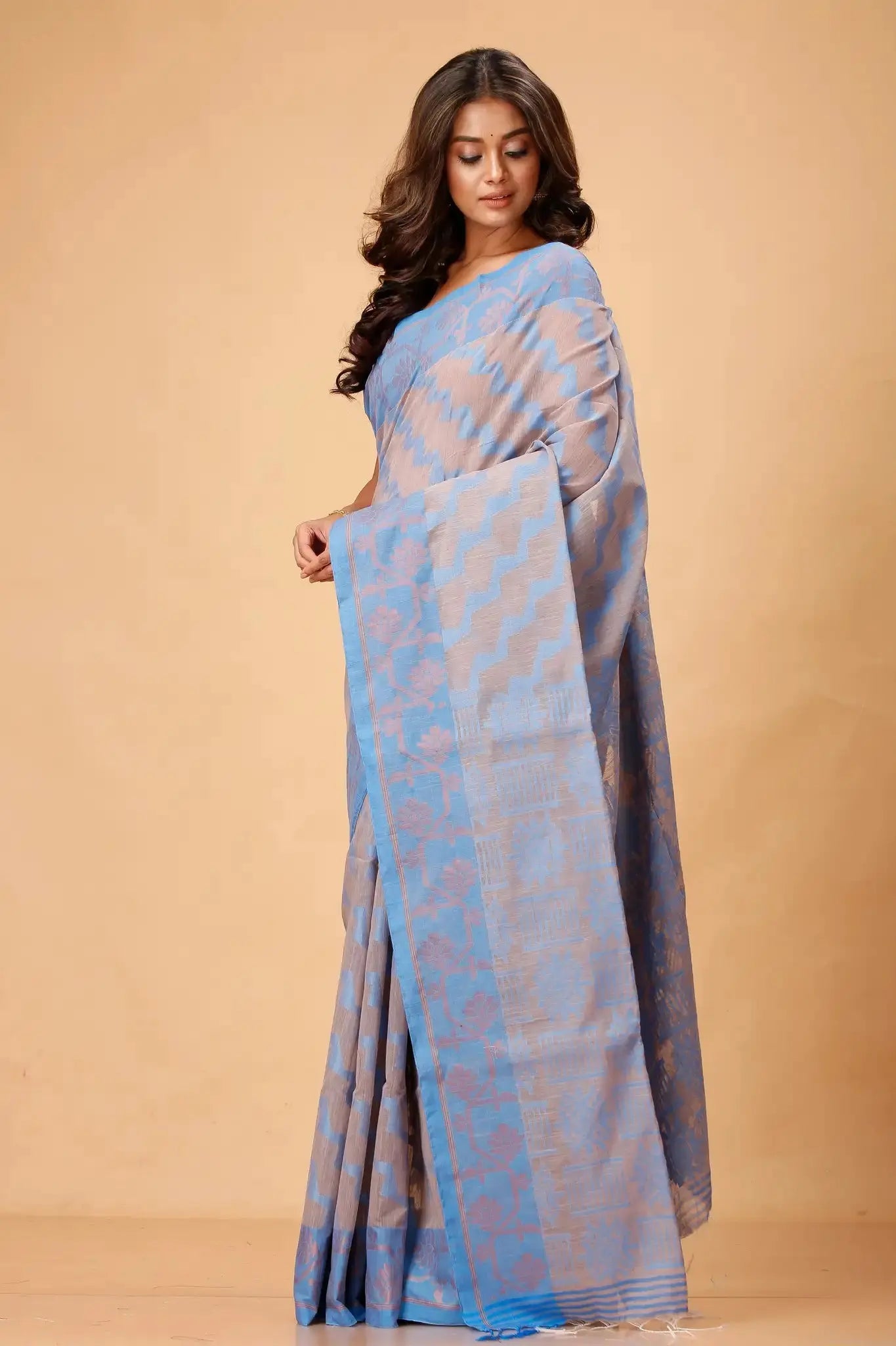 Bellu Rose Quartz Cotton Handloom Saree – Floral Motif Pattern With Blouse Piece - Grivana