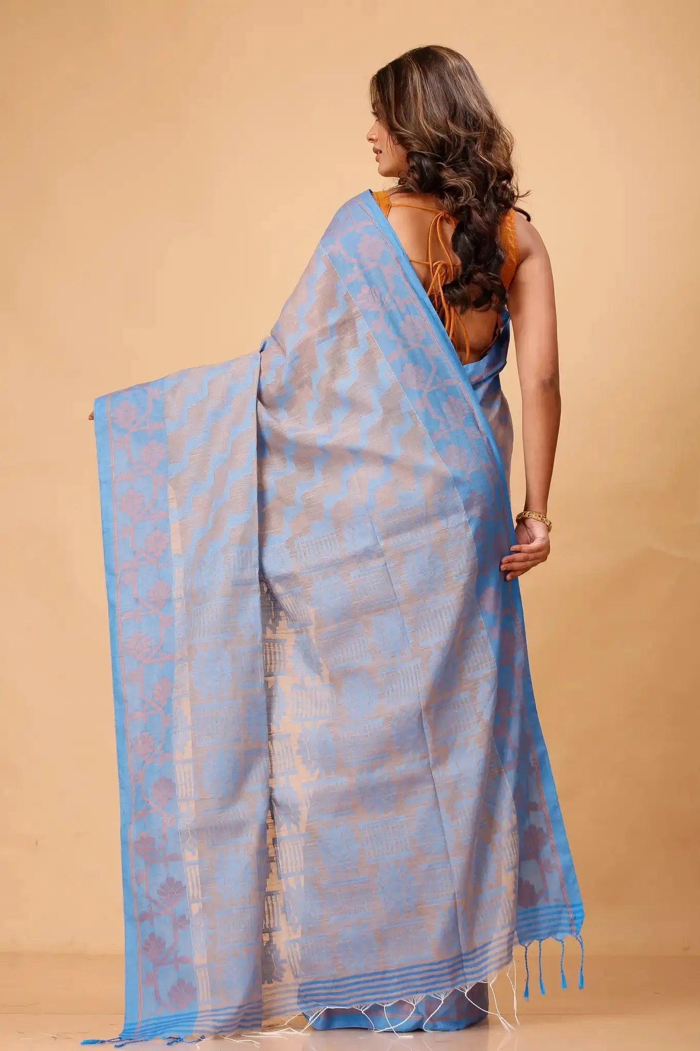 Bellu Rose Quartz Cotton Handloom Saree – Floral Motif Pattern With Blouse Piece - Grivana