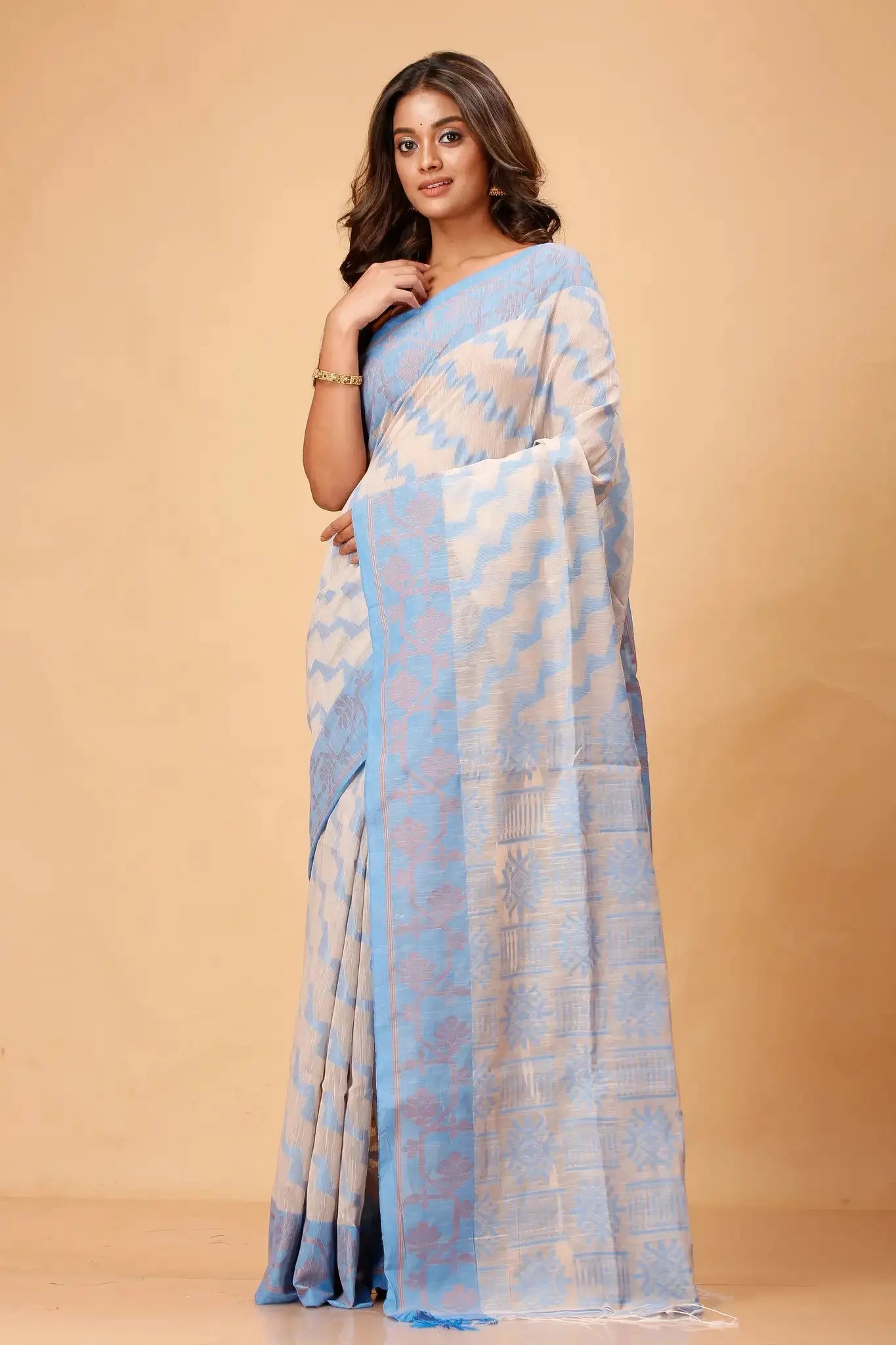 Bellu Rodeo Dust Cotton Handloom Saree – Soft Woven Floral Motif Design With Blouse Piece - Grivana