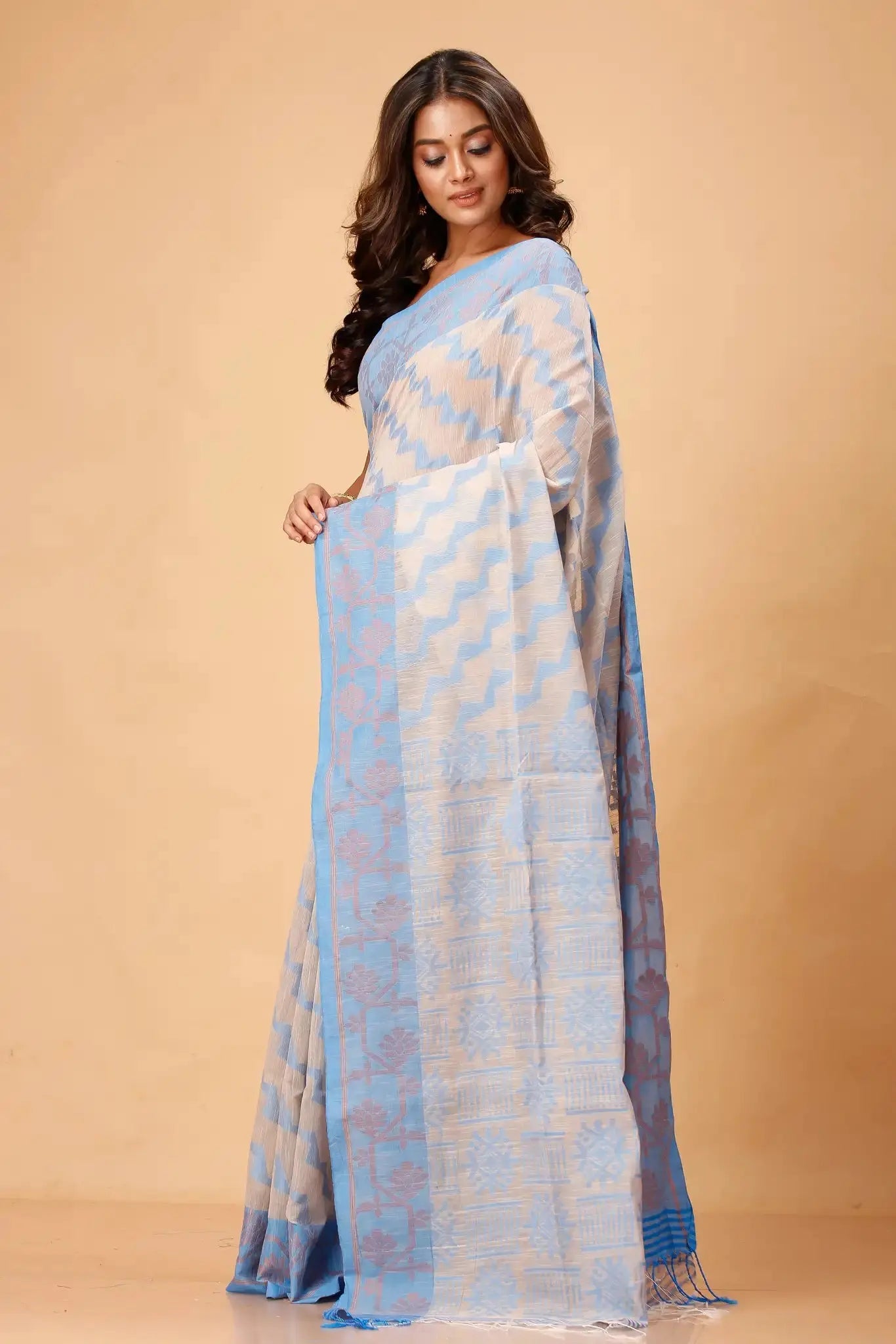 Bellu Rodeo Dust Cotton Handloom Saree – Soft Woven Floral Motif Design With Blouse Piece - Grivana
